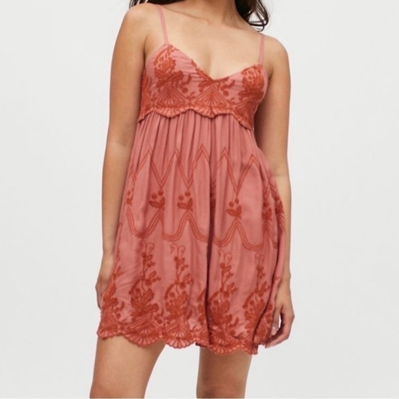 ⚠️SALE⚠️ Urban Outfitters Jamie Embroidered babydoll dress - Picture 3 of 3